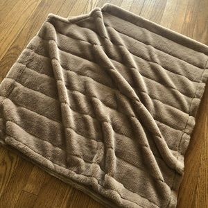 Fadivo New York Pancho Faux Fur Beige/Camel